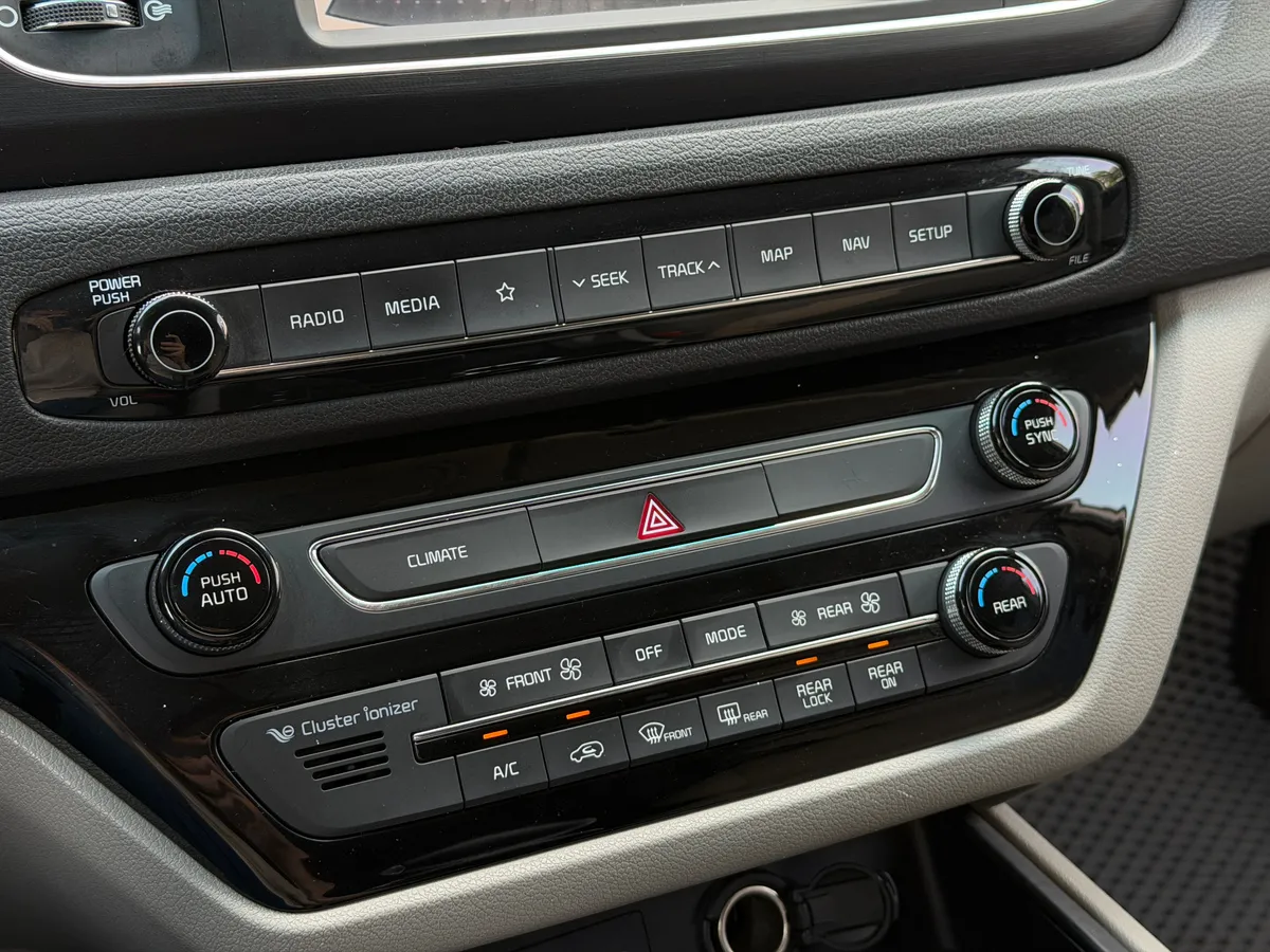 Kia Carnival 2.2 AT (202 л.с.)