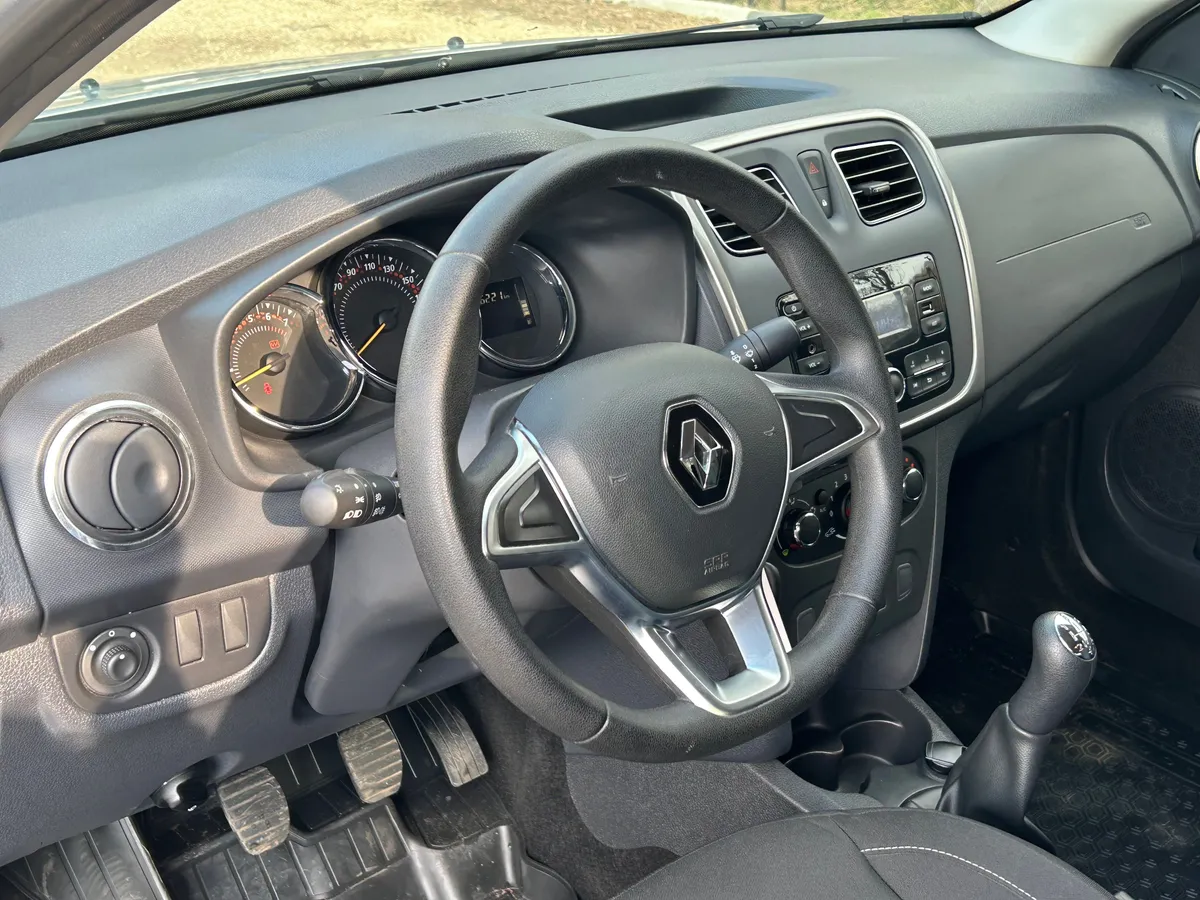 Renault Logan 1.6 MT (113 л.с.), 2020 — фото 5