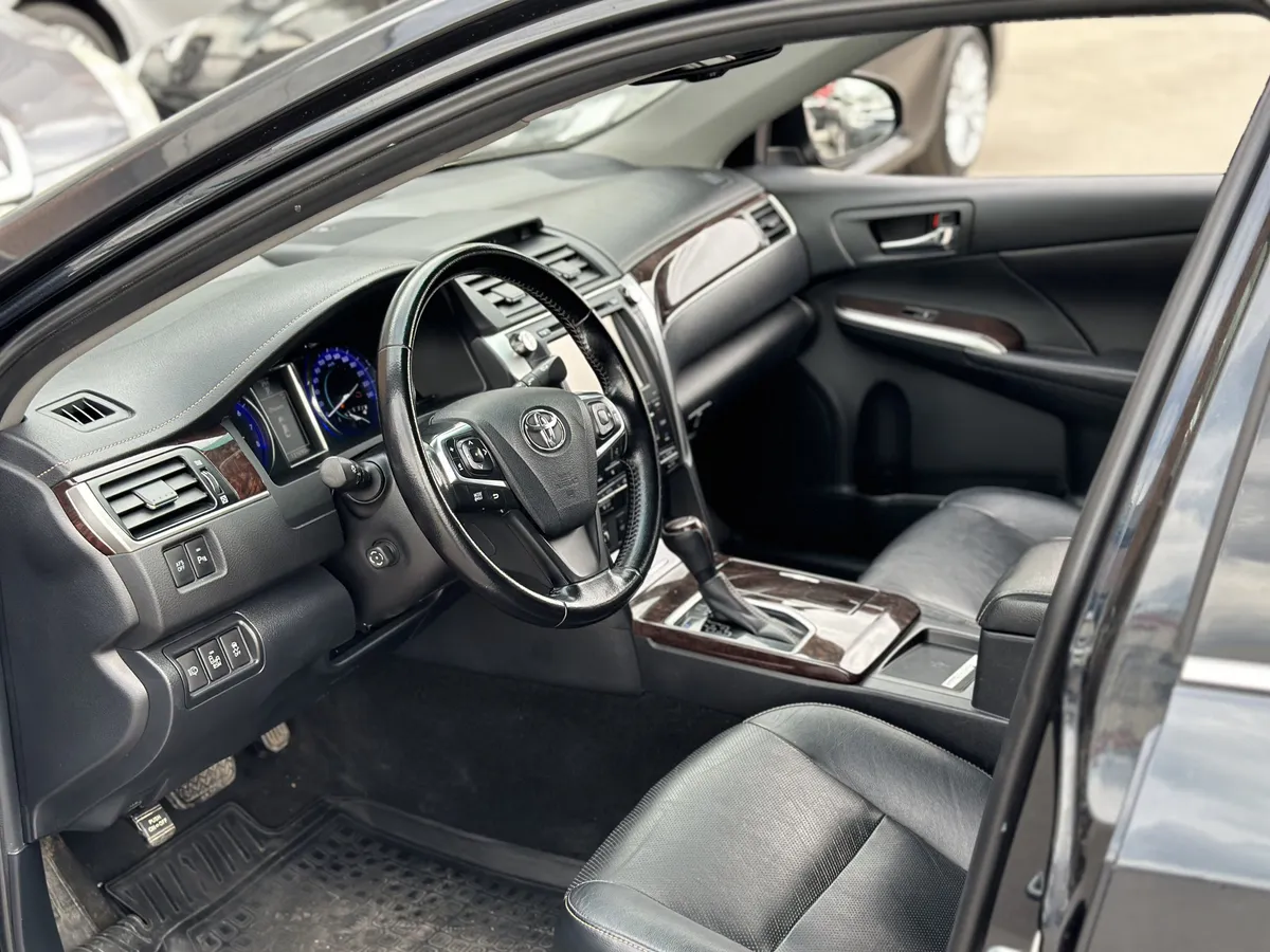 Toyota Camry 3.5 AT (249 л.с.)