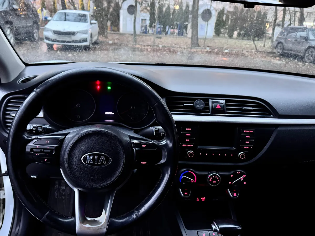 Kia Rio 1.6 AT (123 л.с.)