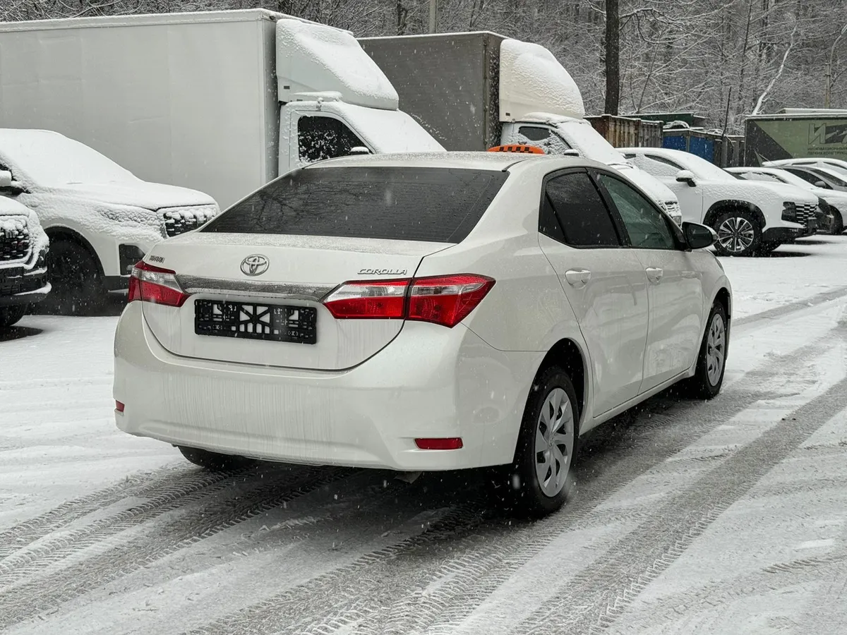 Toyota Corolla 1.6 CVT (122 л.с.)