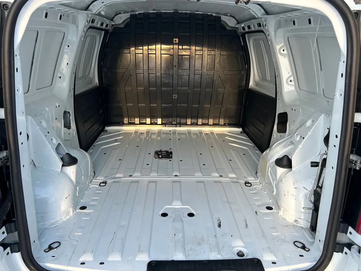 ВАЗ (Lada) Largus 1.6 MT (90 л.с.)