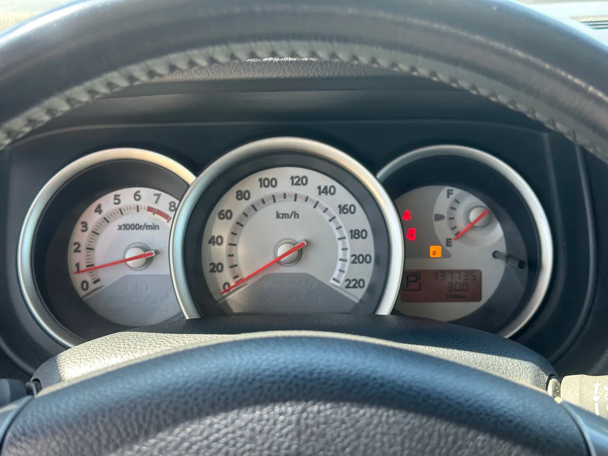 Nissan Tiida 1.6 AT (110 л.с.), 2008 — фото 8