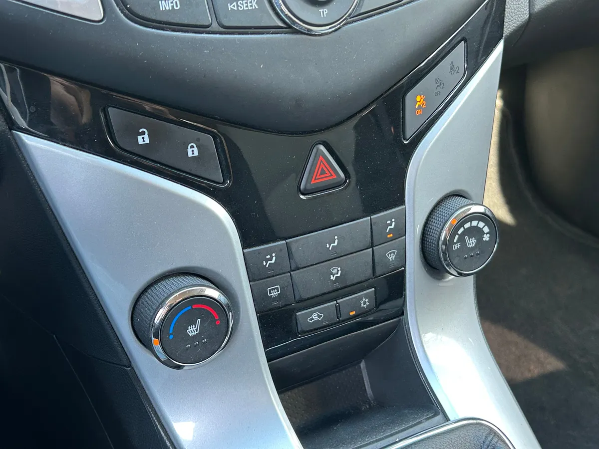 Chevrolet Cruze 1.8 MT (141 л.с.), 2015 — фото 8
