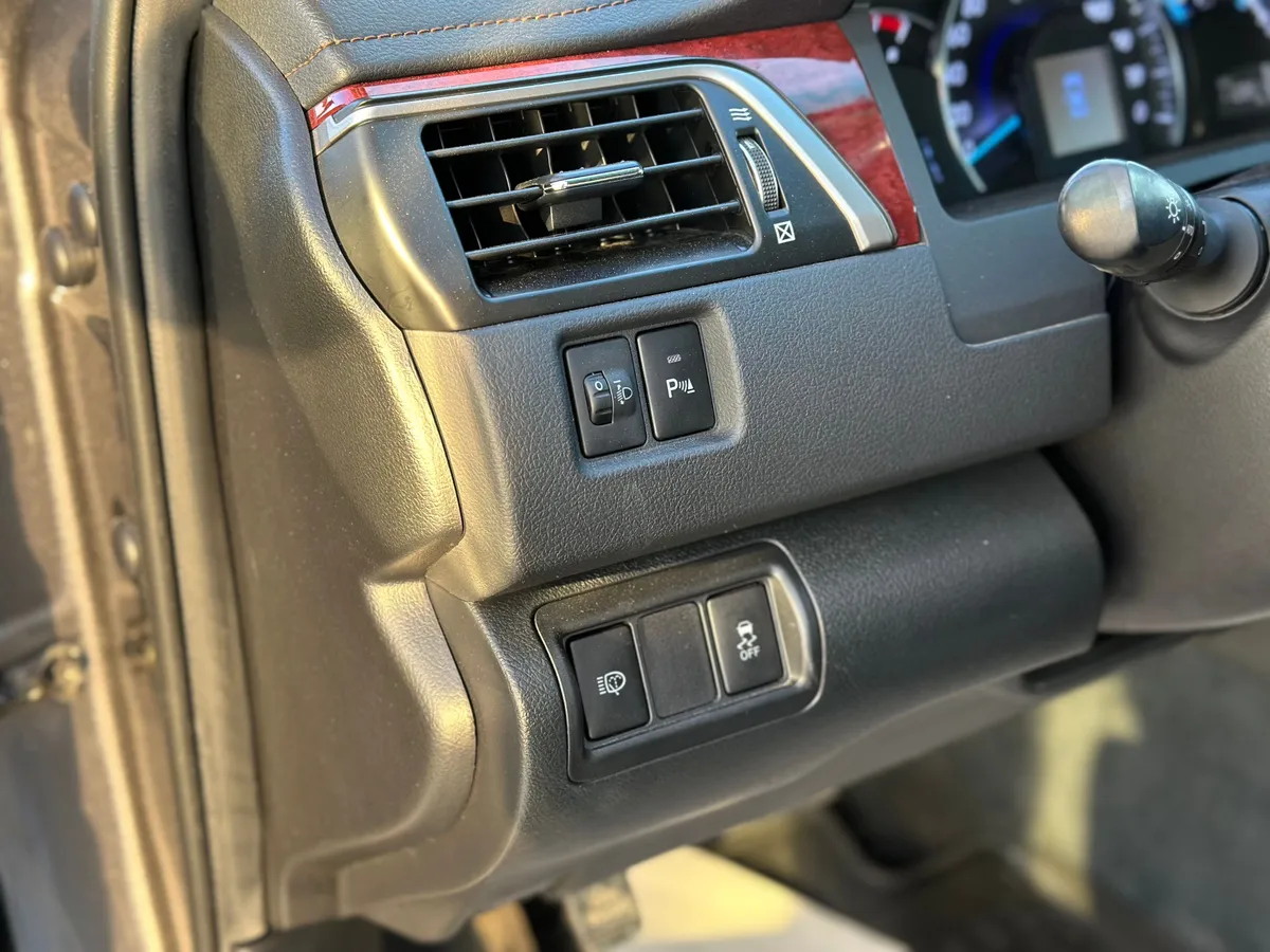 Toyota Camry 2.5 AT (181 л.с.)