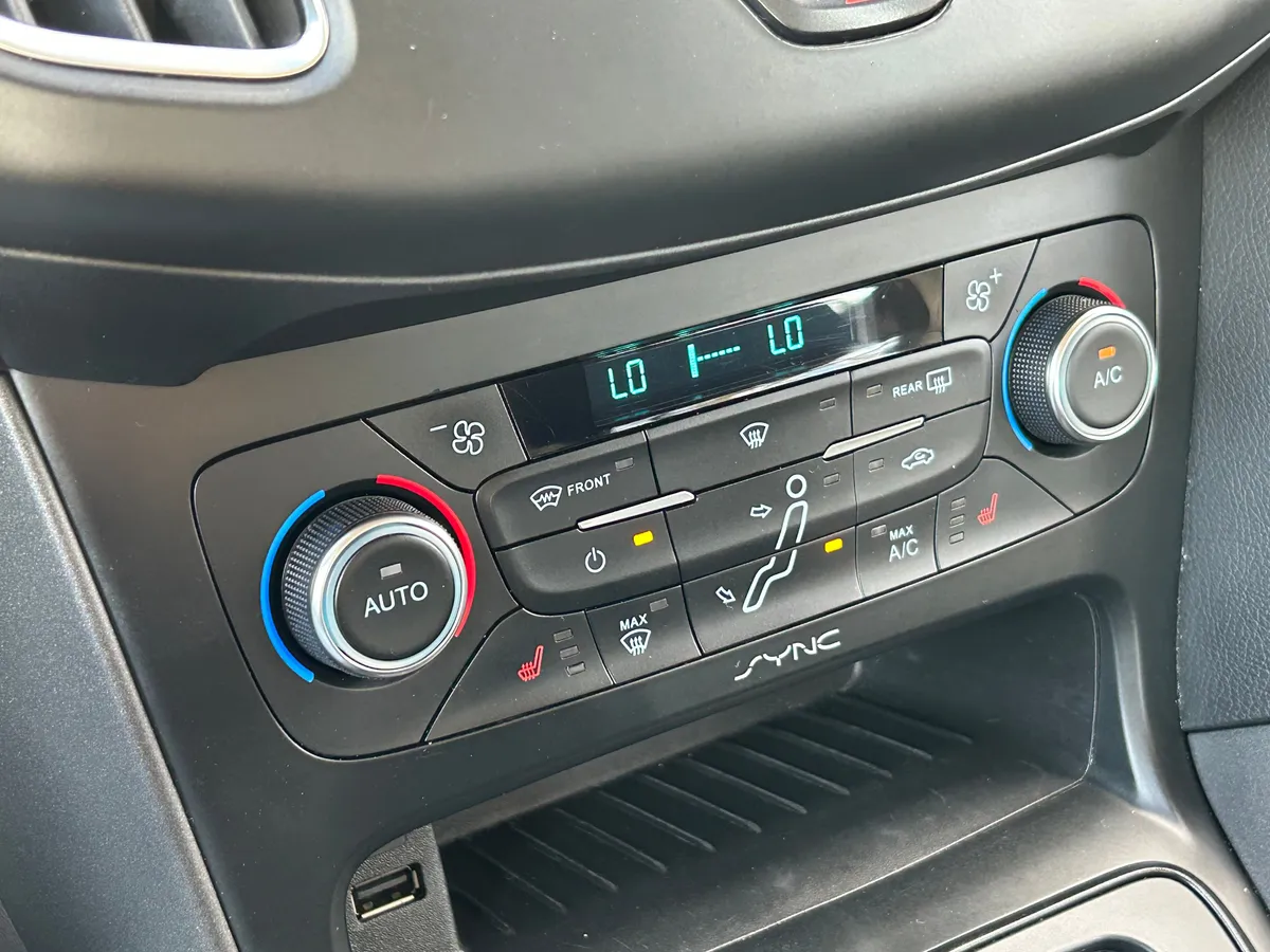 Ford Focus 1.6 Ti-VCT PowerShift (125 л.с.), 2016 — фото 8