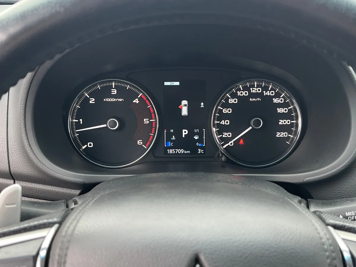 Mitsubishi Pajero Sport 2.4  DI-D AT AWD (181 л.с.)