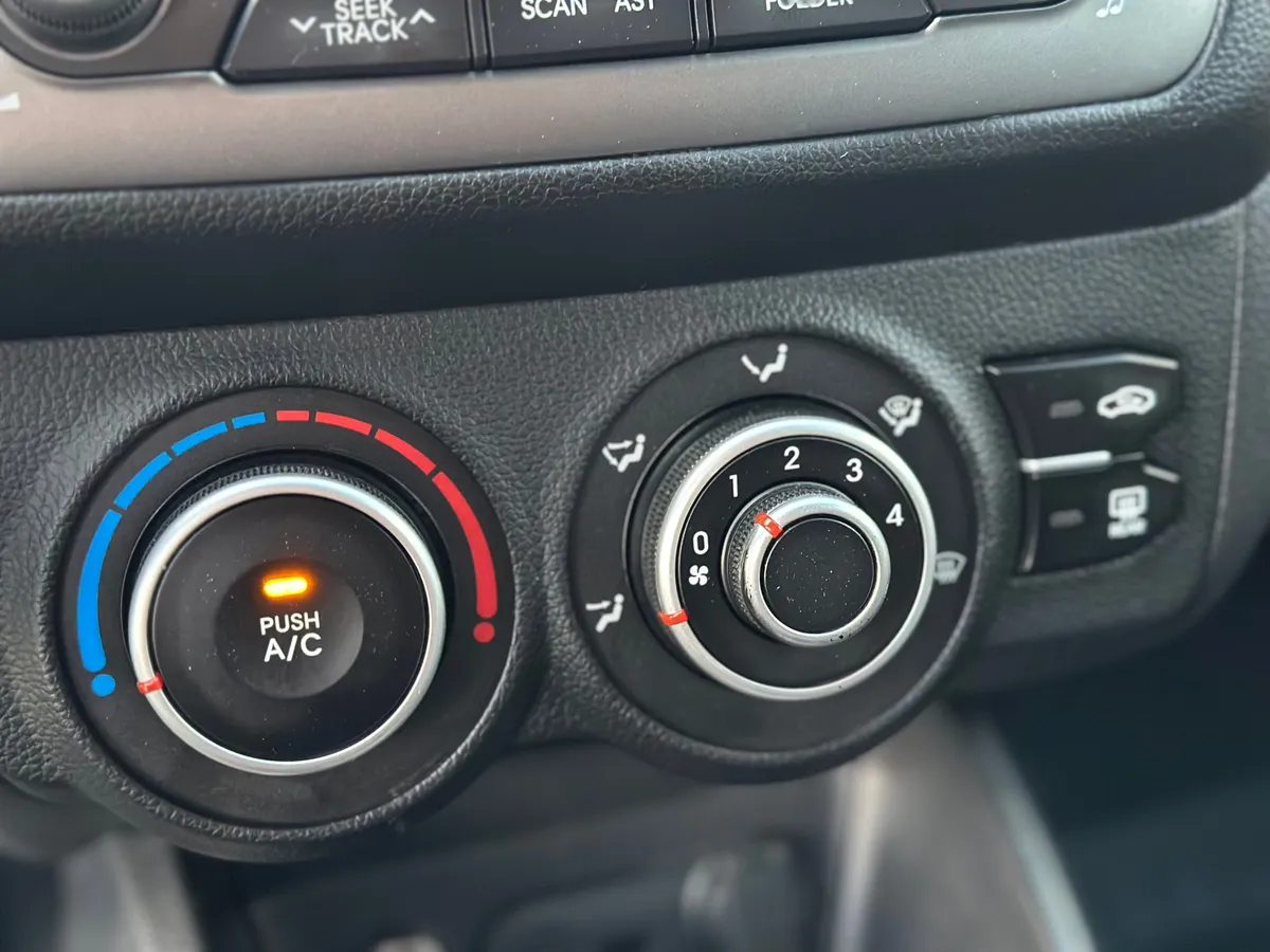 Kia Rio 1.4 AT (107 л.с.)