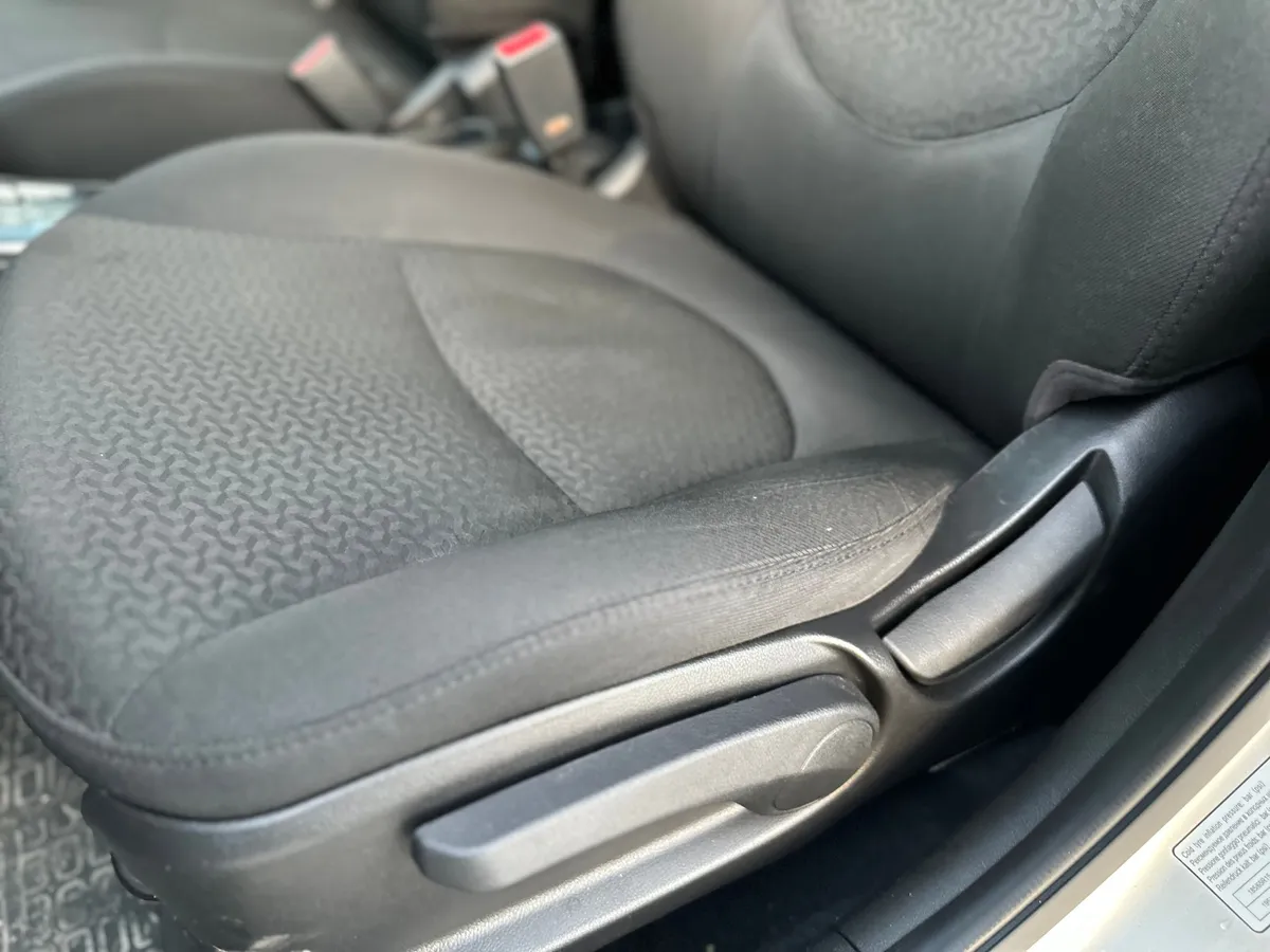 Kia Rio 1.4 AT (107 л.с.)