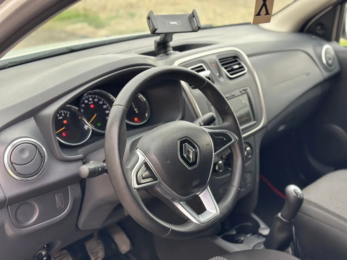 Renault Logan 1.6 MT (82 л.с.), 2019 — фото 7