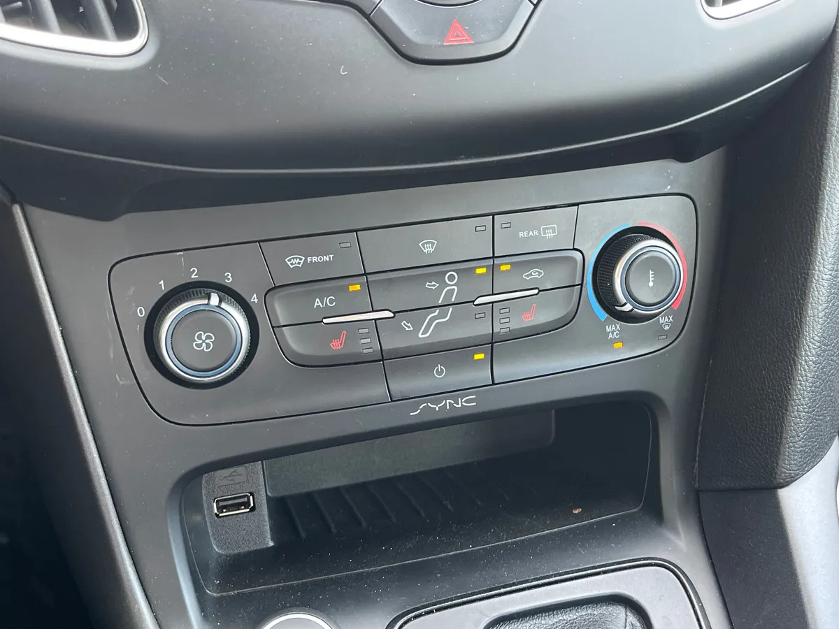 Ford Focus 1.6 Ti-VCT PowerShift (105 л.с.)
