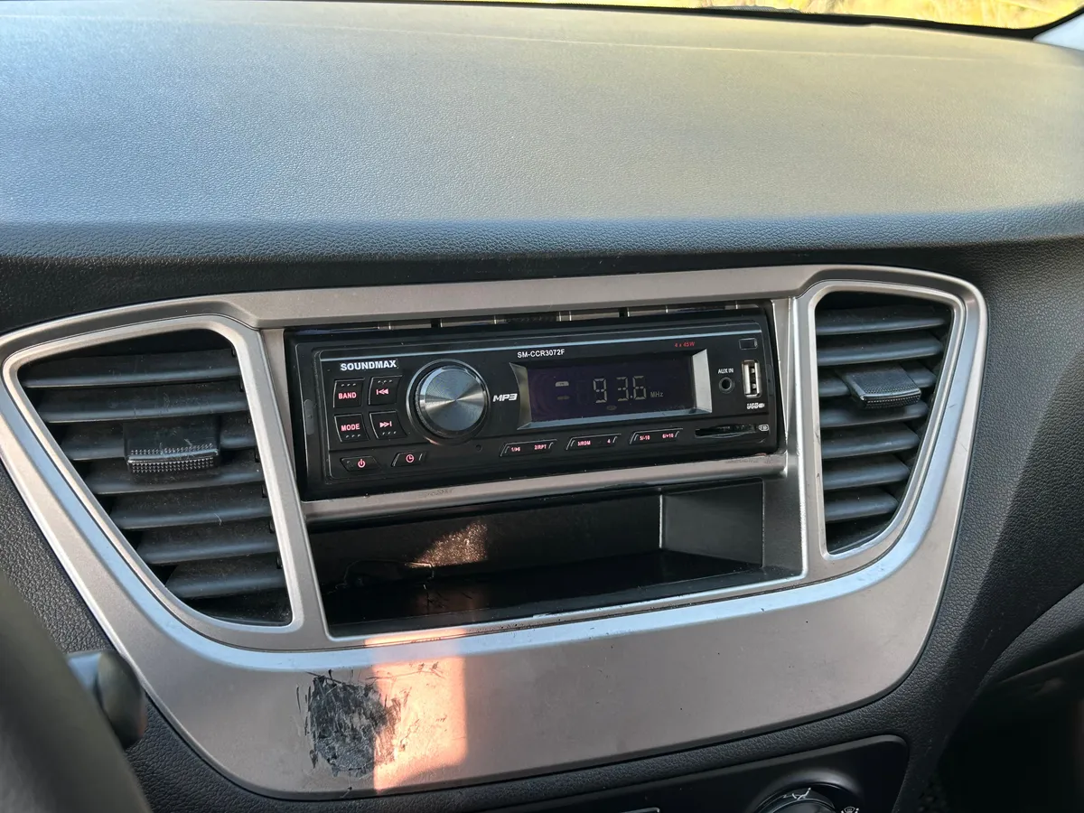 Hyundai Solaris 1.4 MT (100 л.с.)
