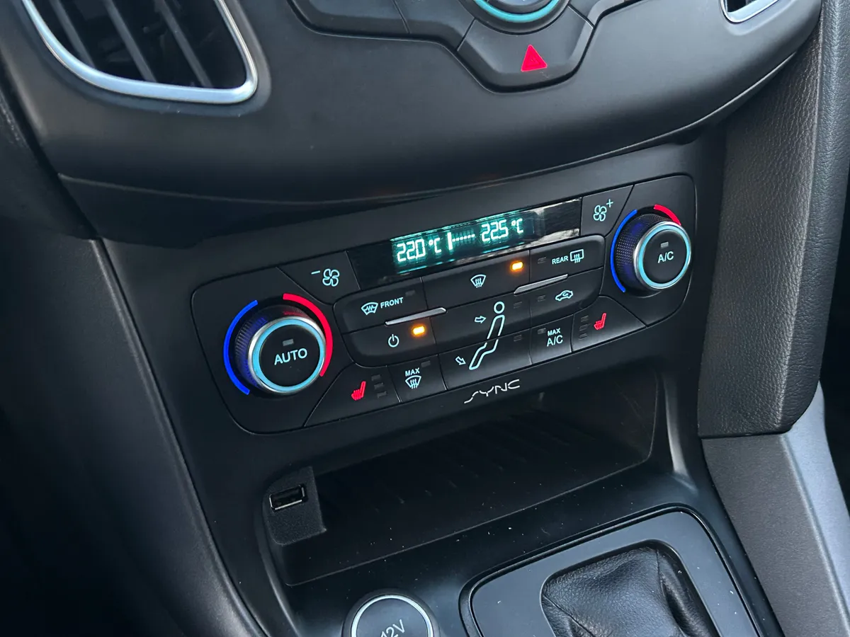 Ford Focus 1.6 Ti-VCT PowerShift (105 л.с.), 2015 — фото 8