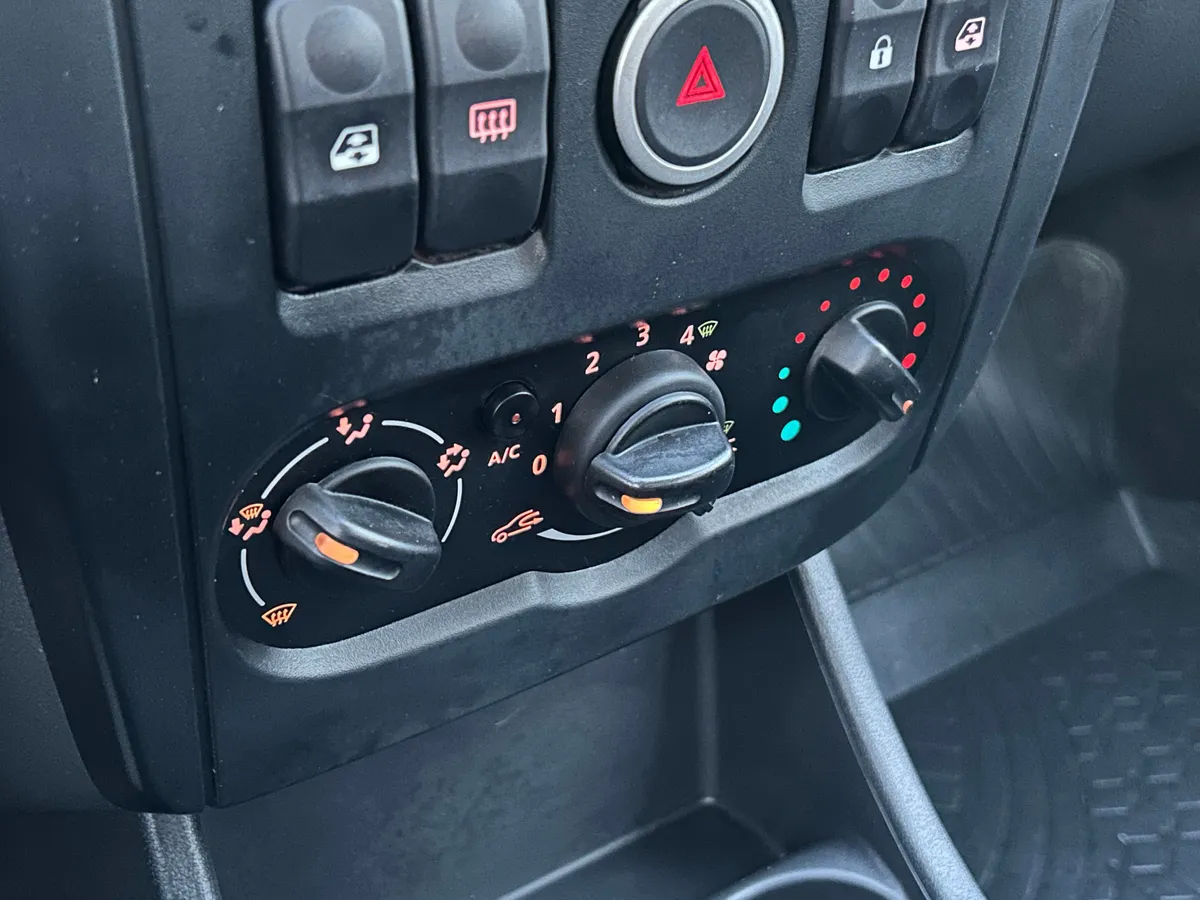 ВАЗ (Lada) Largus 1.6 MT 16 кл (5 мест) (106 л.с.)
