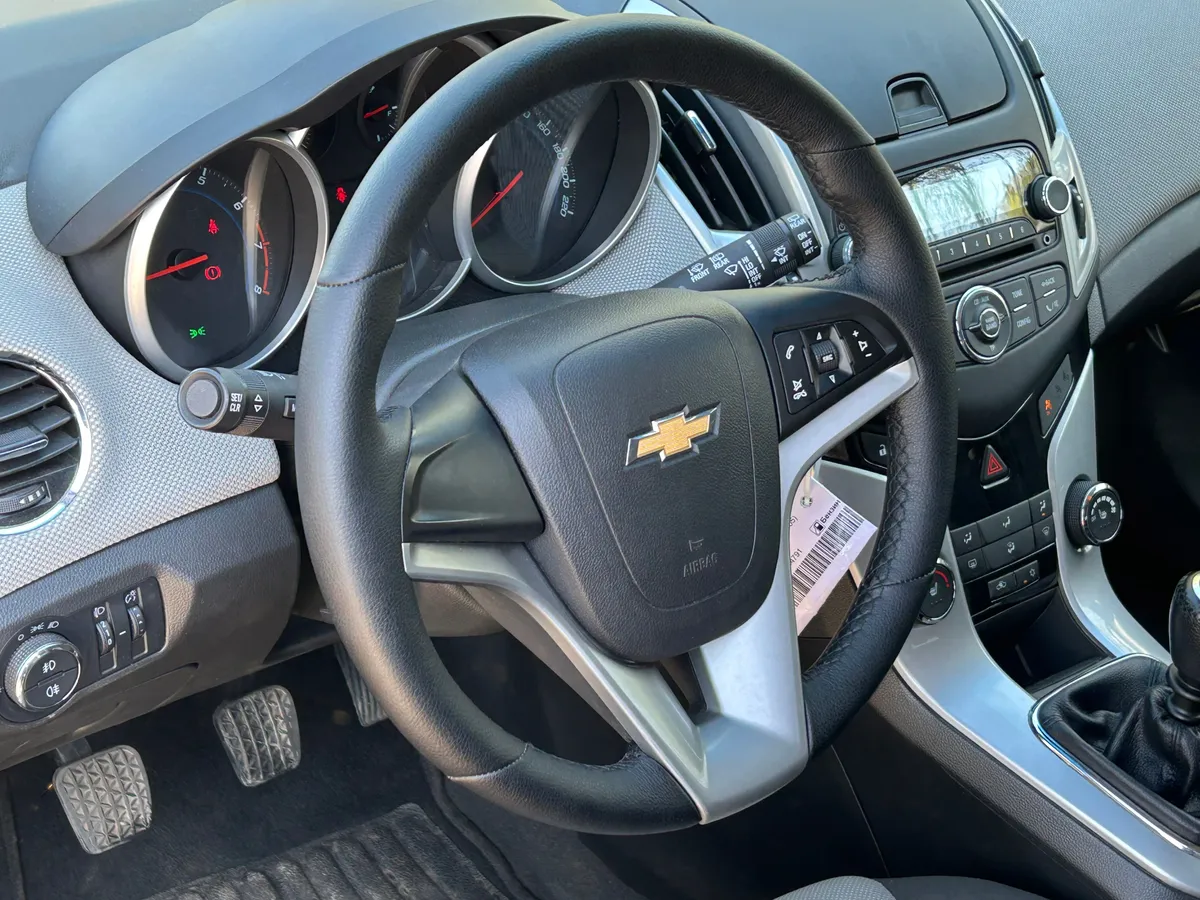 Chevrolet Cruze 1.8 MT (141 л.с.), 2015 — фото 5