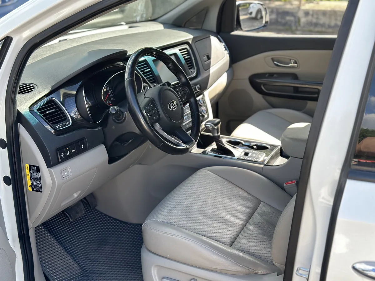 Kia Carnival 2.2 CRDi AT (200 л.с.)