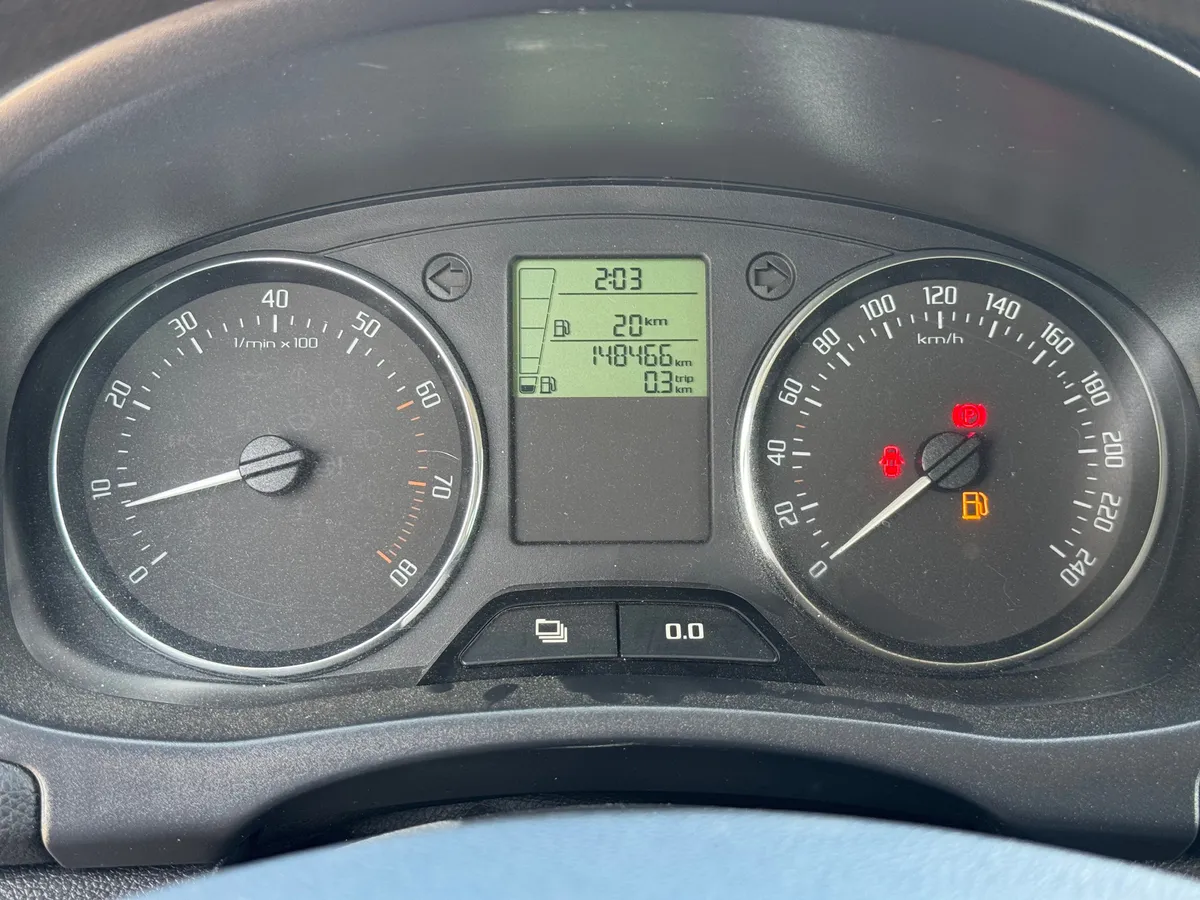 Skoda Roomster 1.4 MT (86 л.с.)