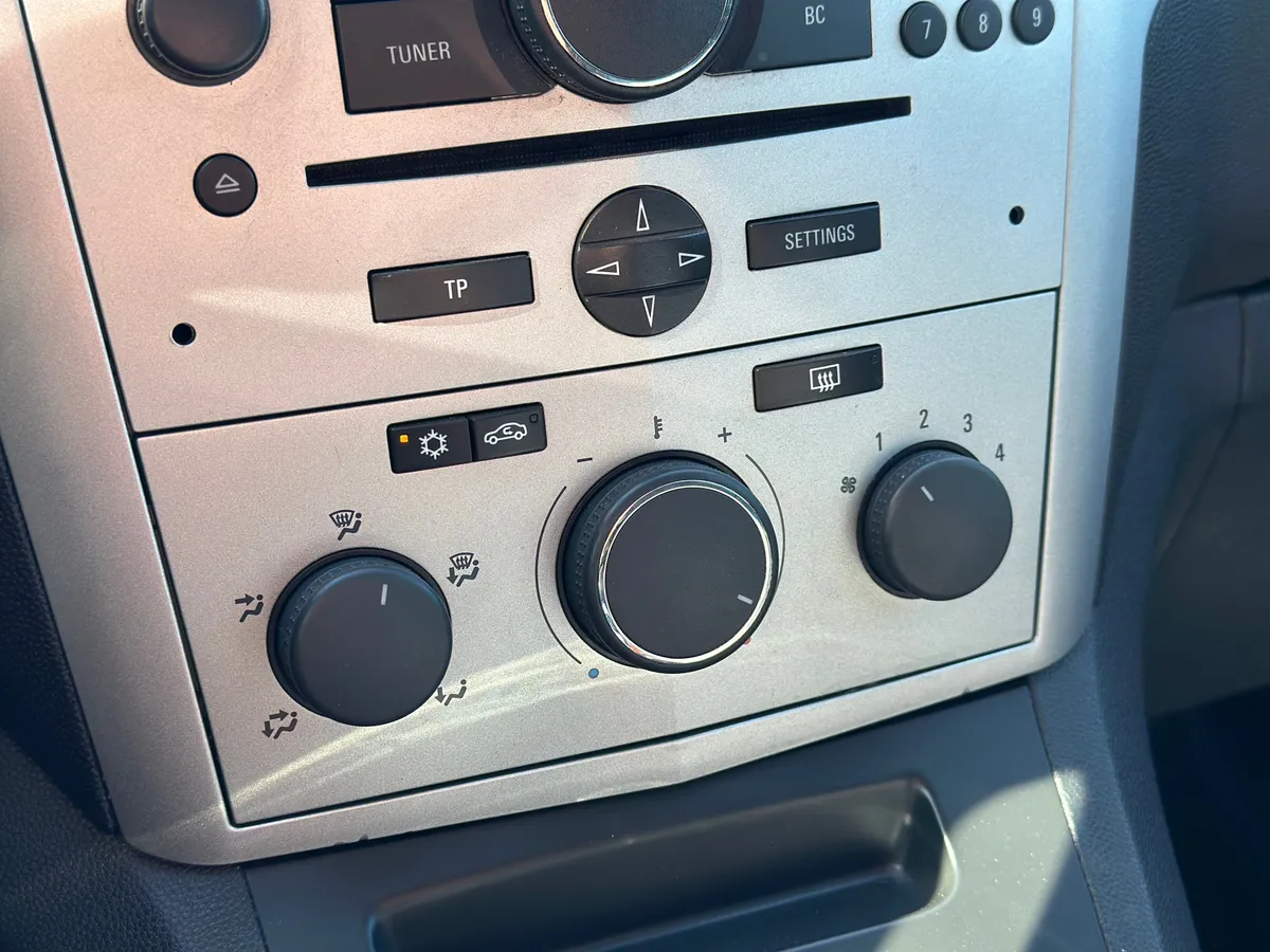 Opel Zafira 1.8 MT (140 л.с.), 2012 — фото 13