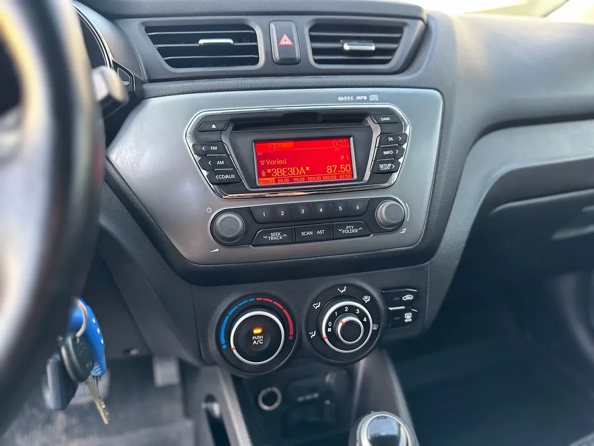 Kia Rio 1.4 AT (107 л.с.)