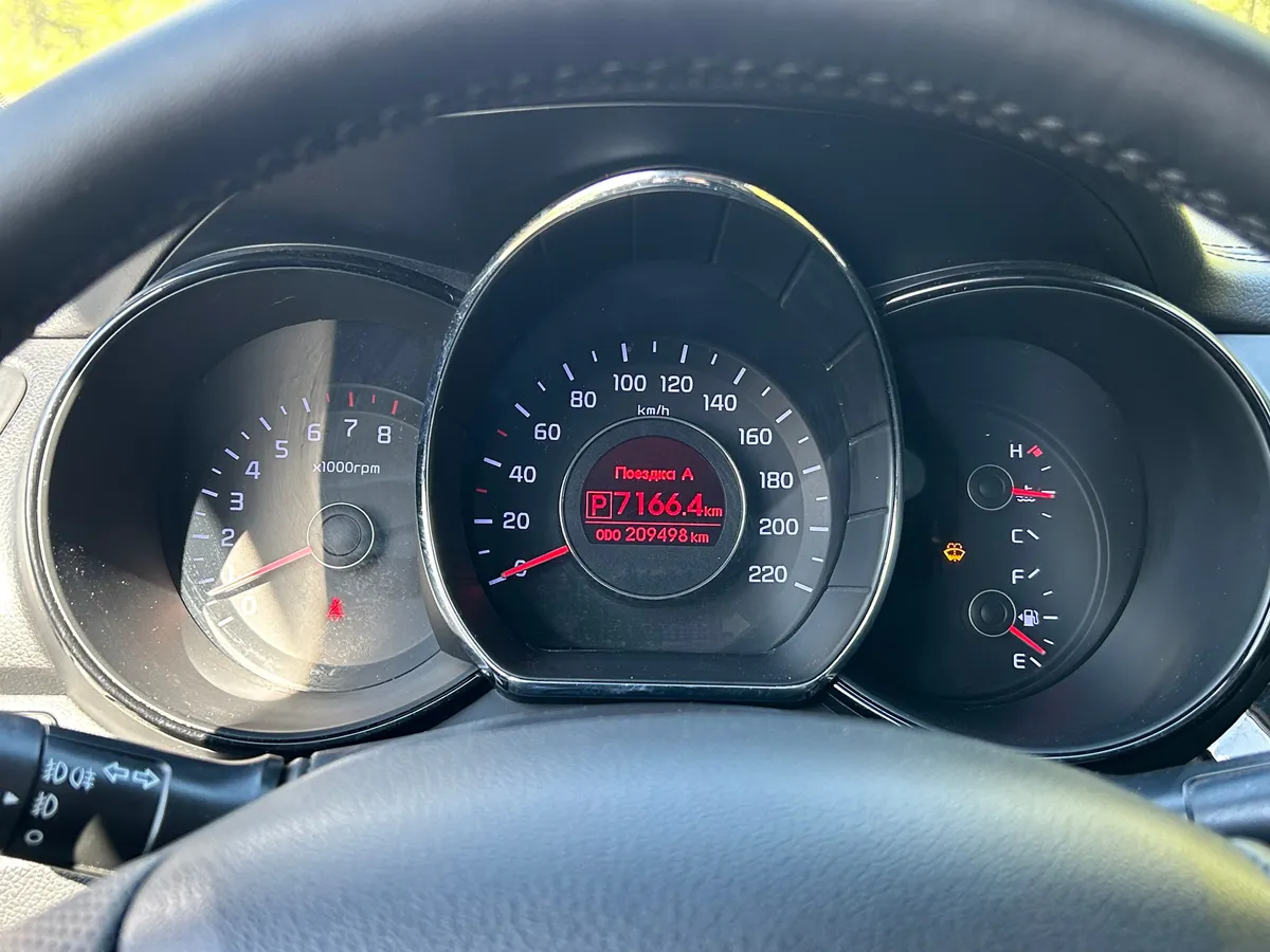 Kia Rio 1.6 AT (123 л.с.)