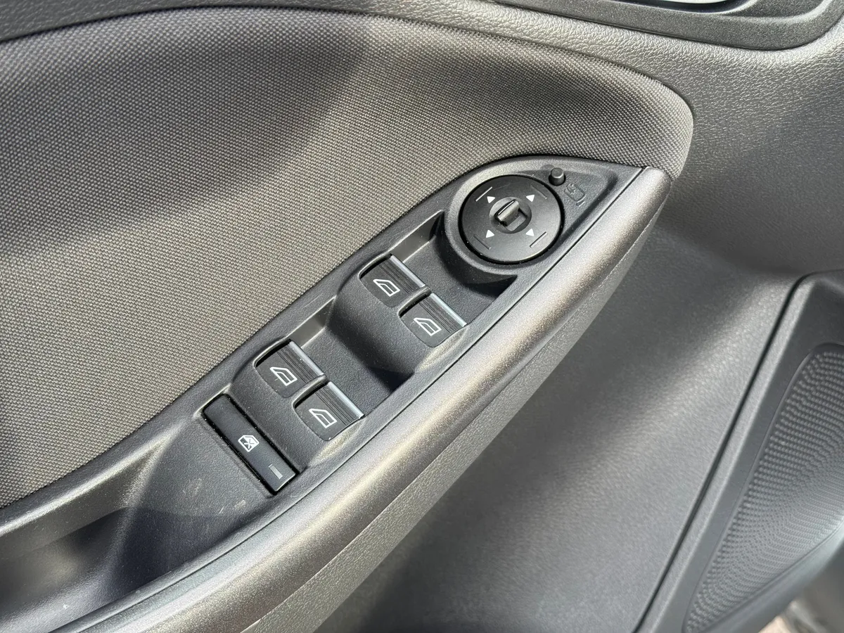 Ford Focus 1.6 Ti-VCT MT (105 л.с.)