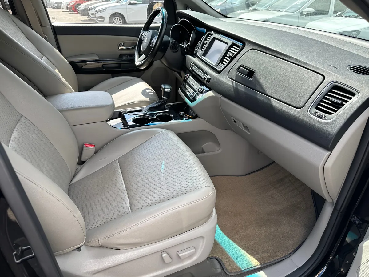 Kia Carnival 2.2 CRDi AT (200 л.с.)