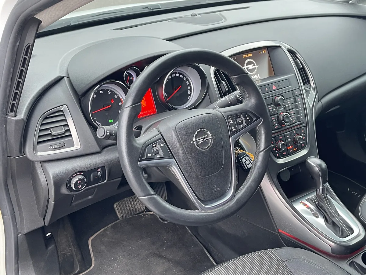 Opel Astra 1.4 Turbo AT (140 л.с.)